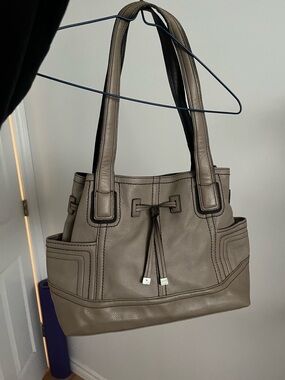 100% Genuine Leather TIGNANELLO